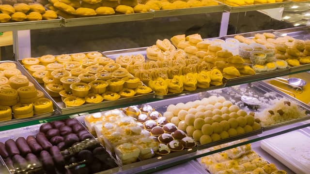 kolkatas-sweet-tooth-famous-bengali-mishti-and-where-to-find-them-thumbnail