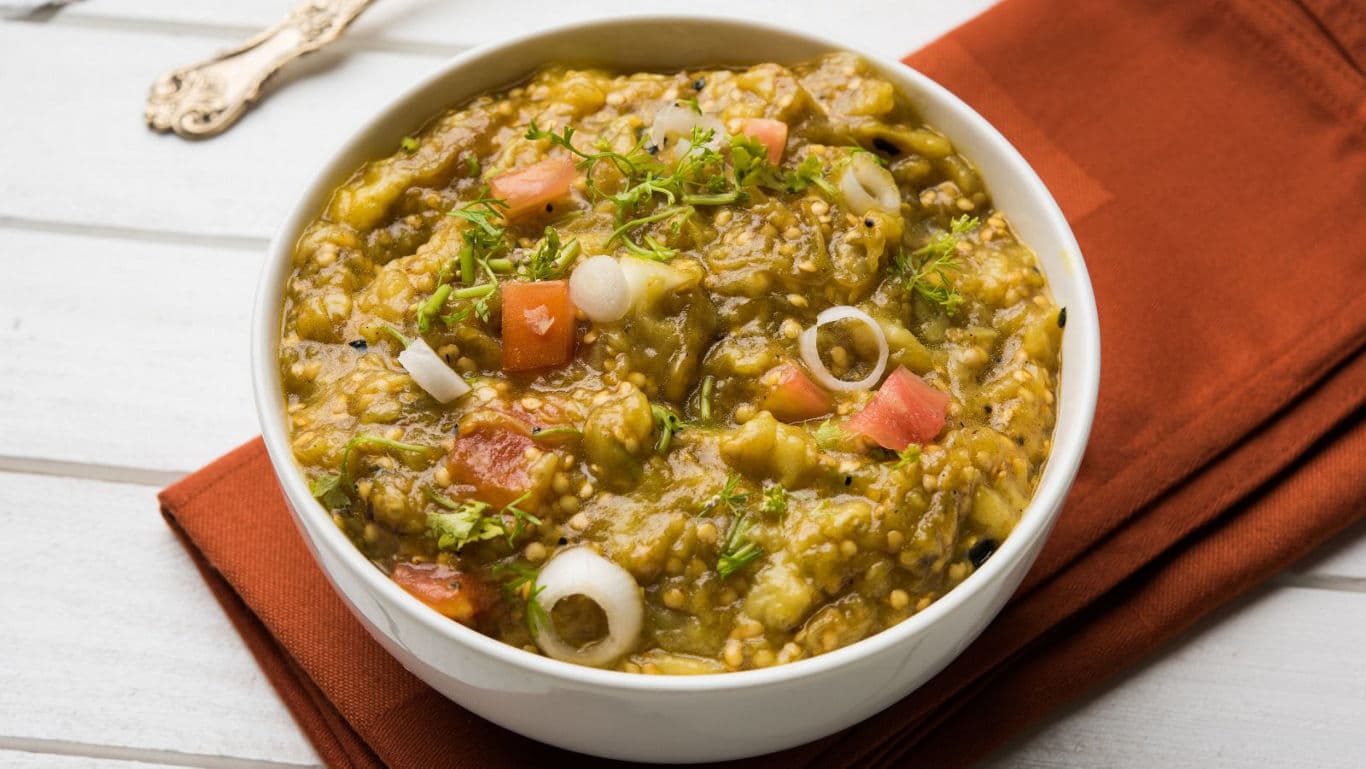 Bowl of Indian Baingan Bharta on table