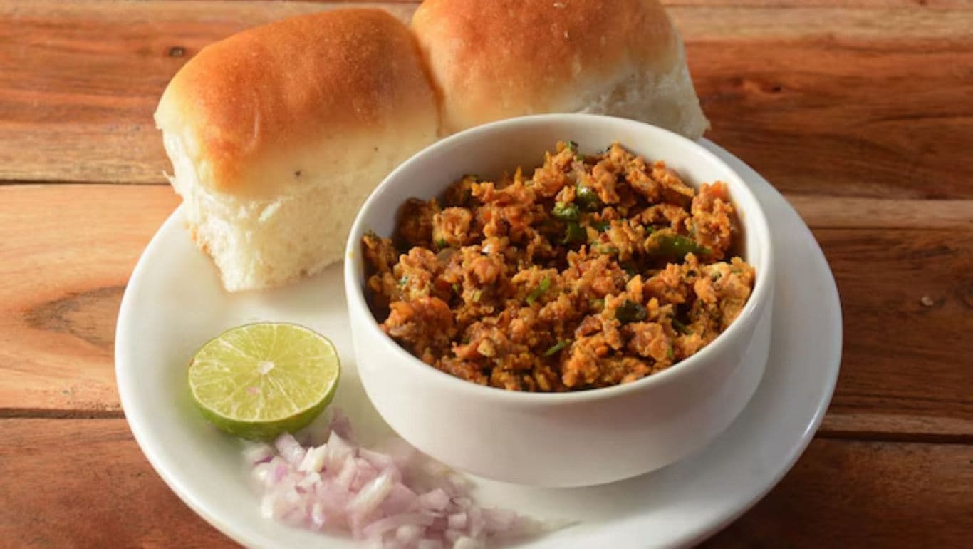 Indian Pav Bhaji with Fresh Garnishes
