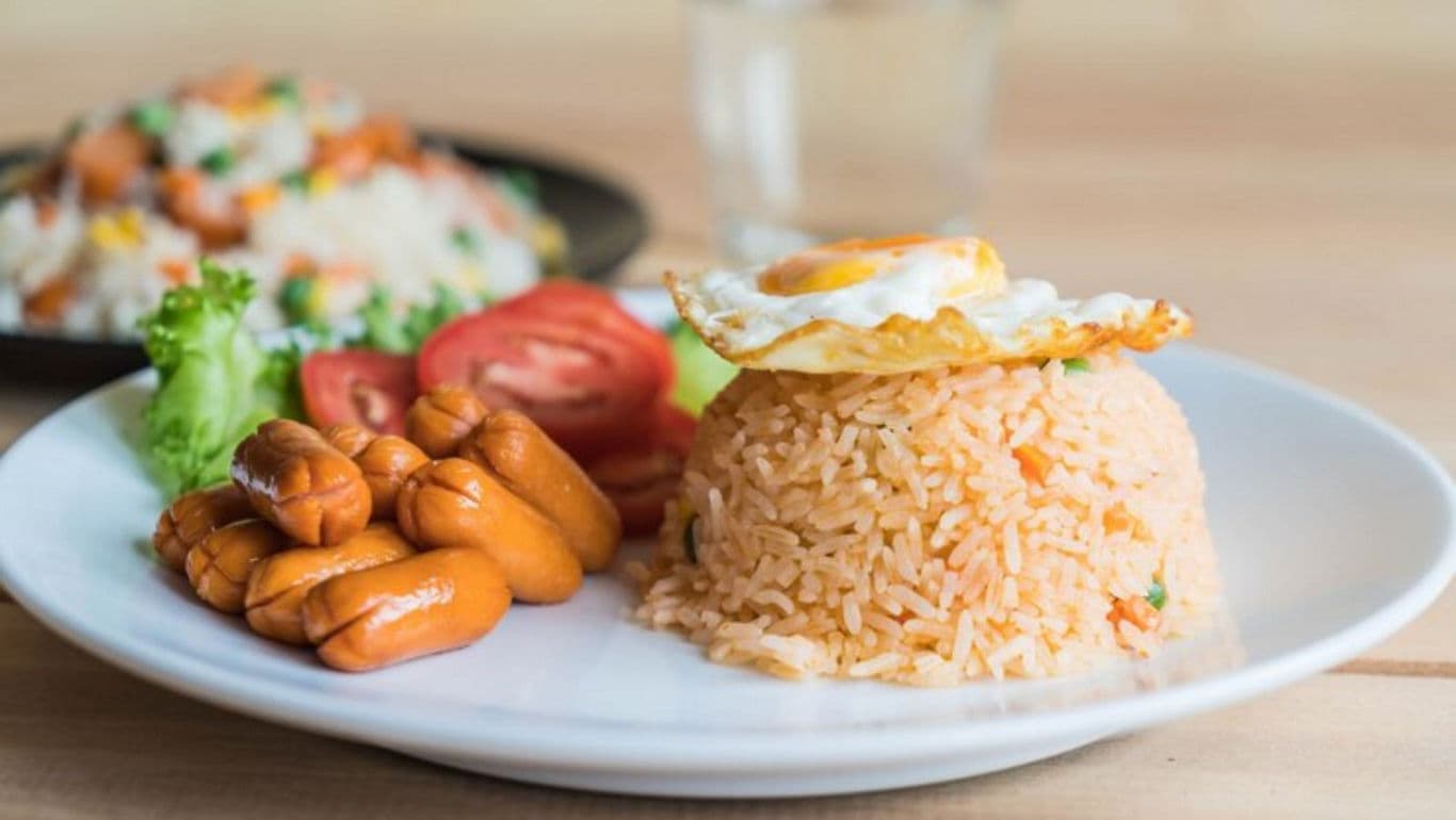 Fried rice with sausages and egg