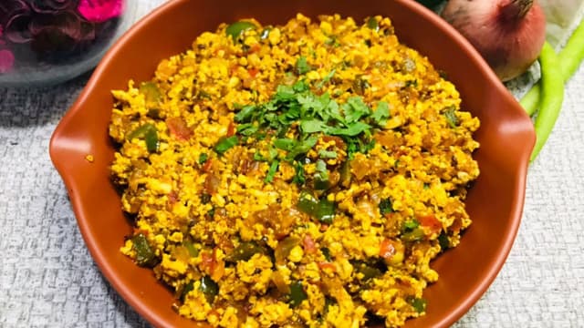Desi breakfast choices can be made low-carb with a few conscious swaps.