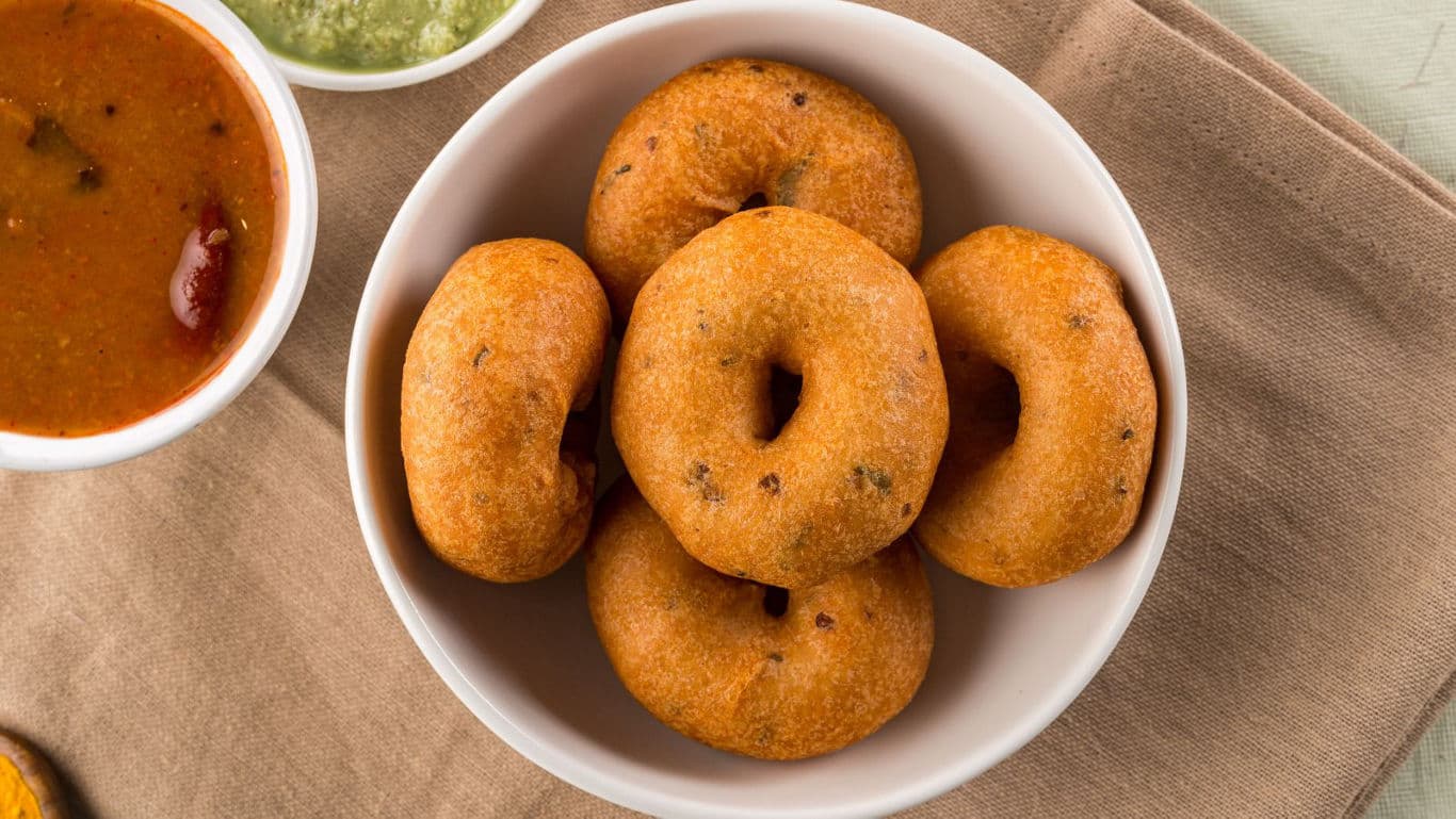 Crispy South Indian vadas with chutneys