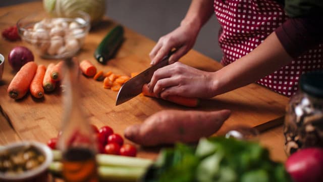 knife-skills-for-indian-cooking-cutting-techniques-that-save-time-thumbnail
