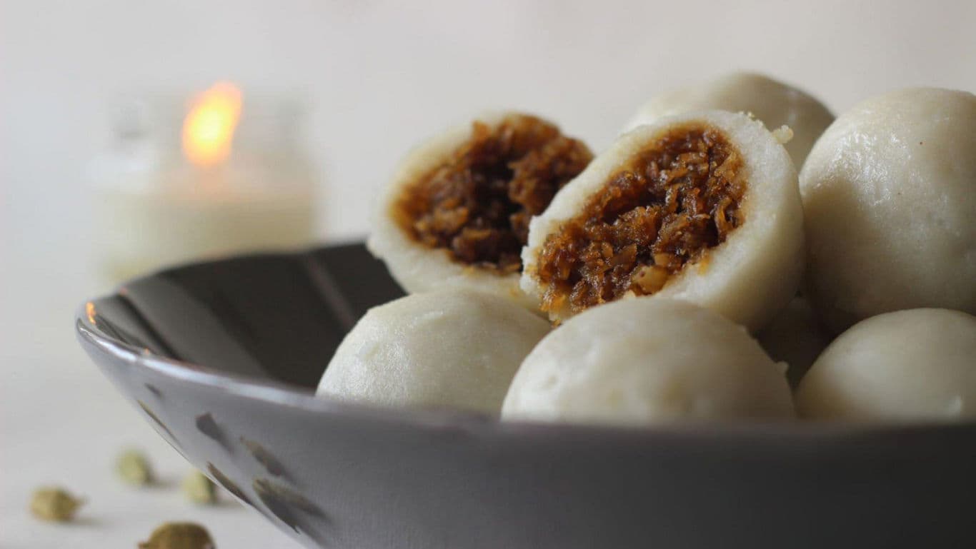 Steamed Sweet Dumplings in Black Bowl