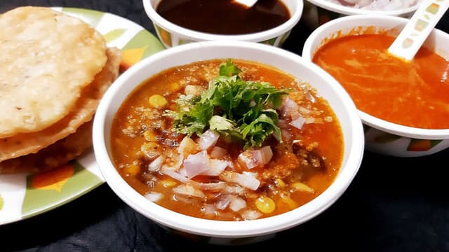 sindhi-dal-pakwan-recipe-step-by-step-guide-to-replicate-this-regional-delight-at-home-thumbnail