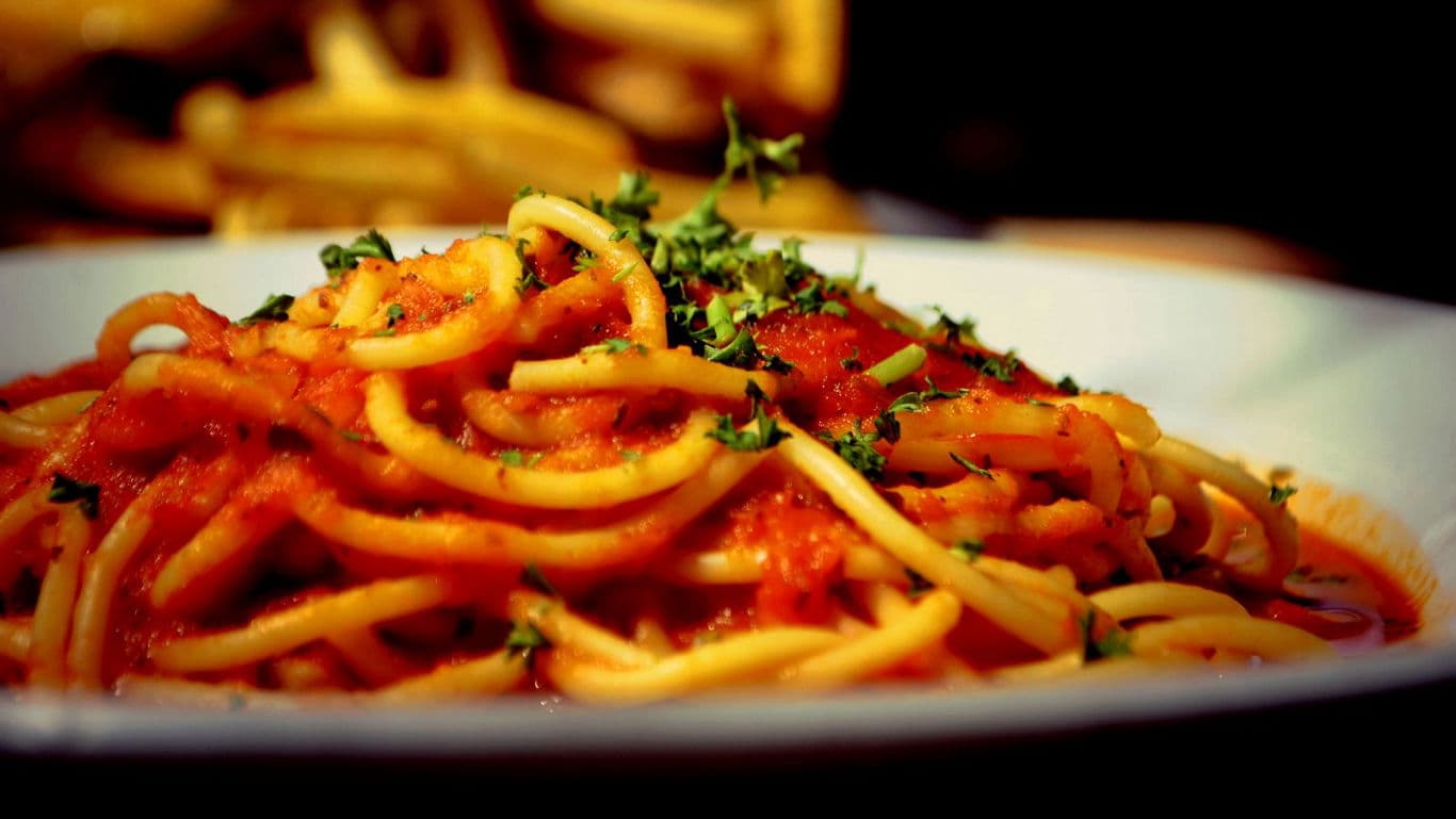 Close-up of spaghetti with tomato sauce