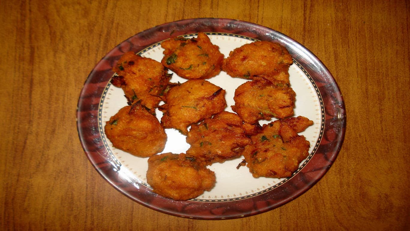 Vegetarian Heaven: Best Veg Street Food in Ahmedabad, Surat, and Indore