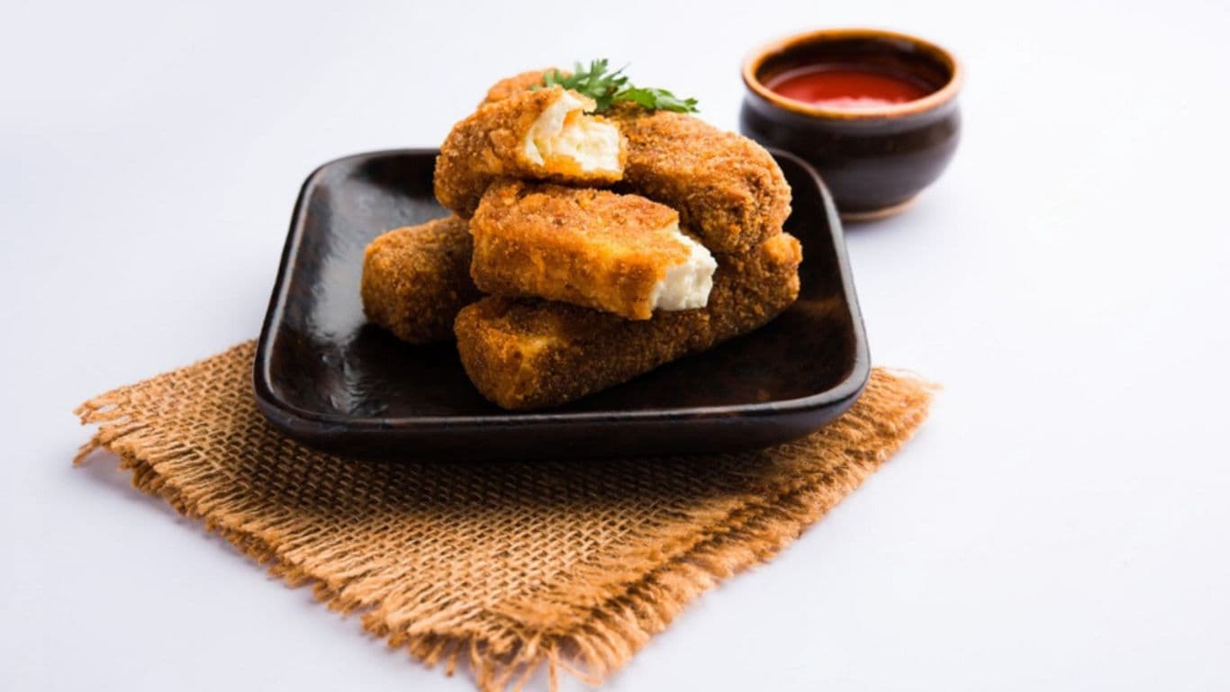 Crispy cheese sticks with dipping sauce