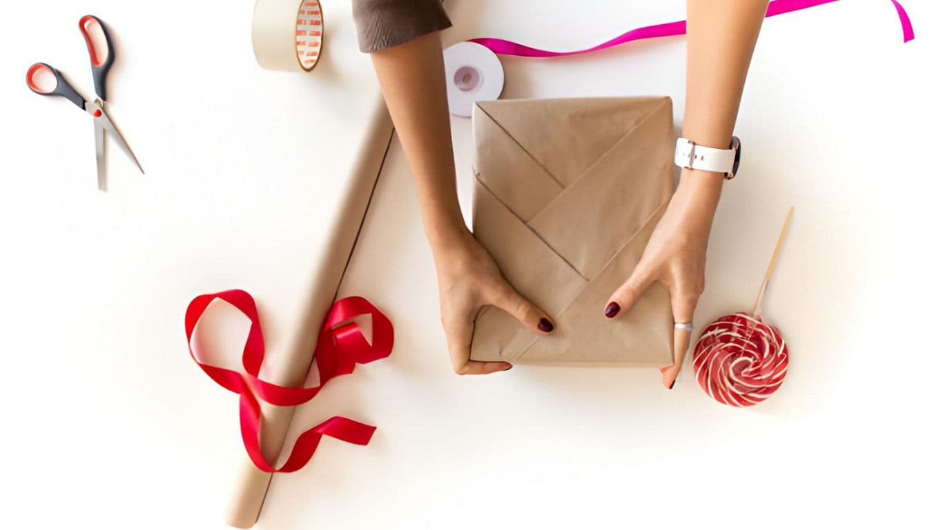 Gift wrapping with ribbons and candy