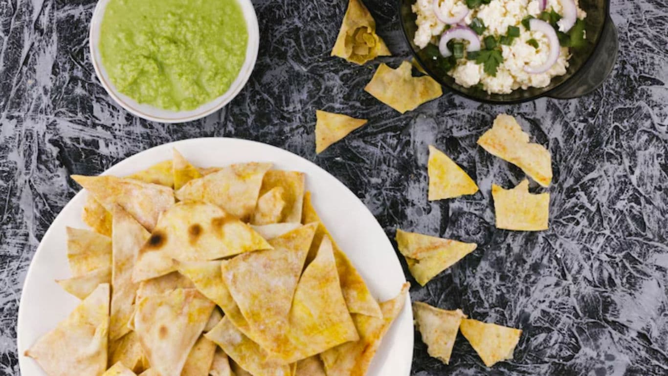 Crispy tortilla chips with dips