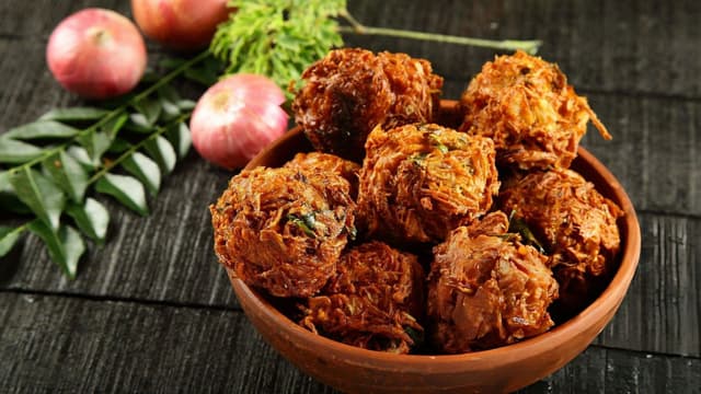 ragi-onion-pakoda-recipe-crispy-and-nutritious-kongunad-style-fritters-thumbnail