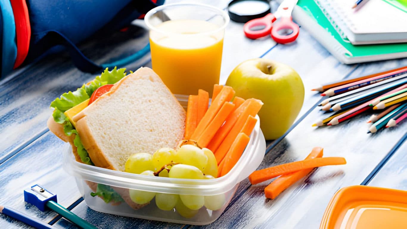 Healthy lunchbox with sandwich and juice