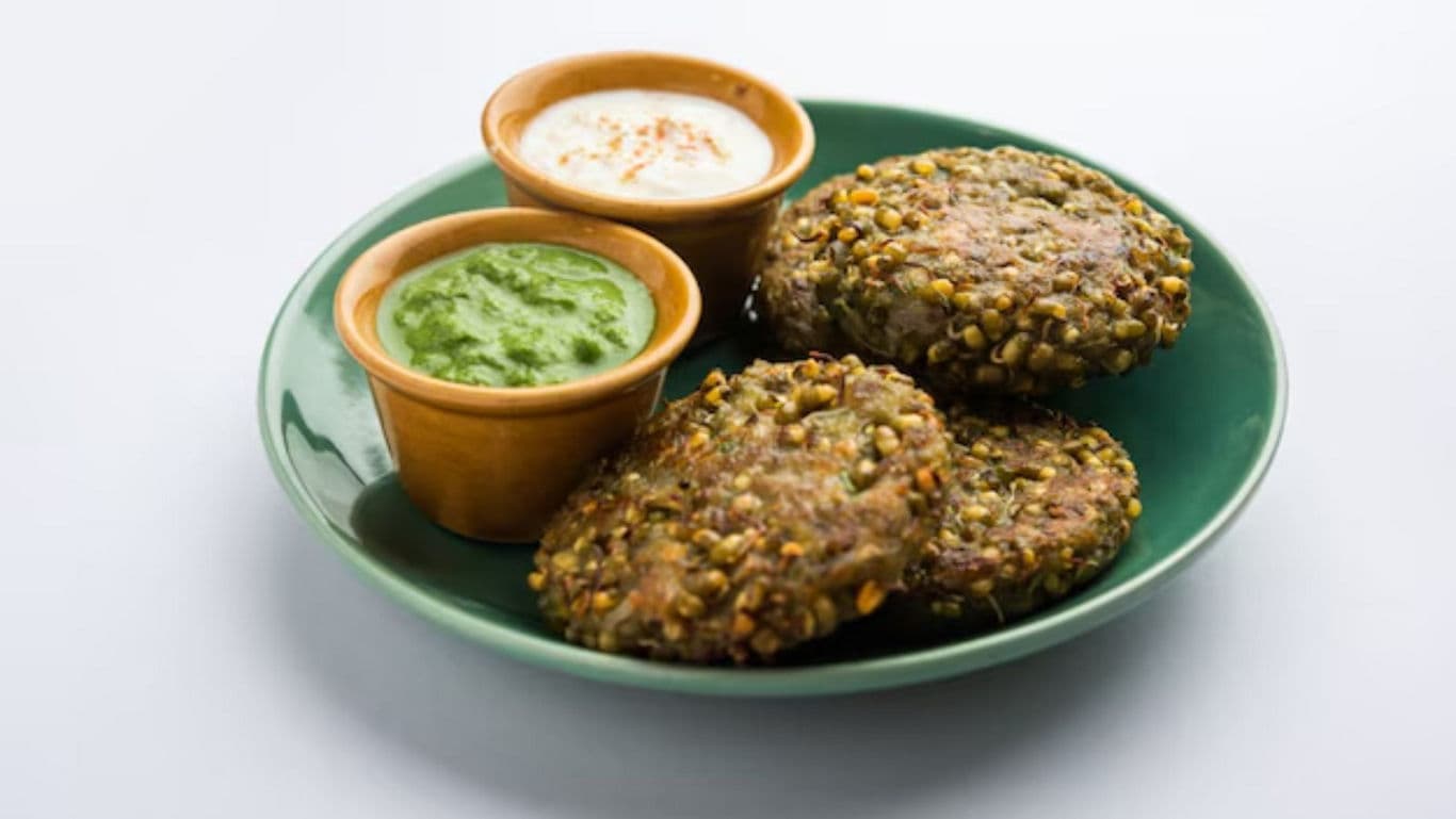 Green lentil fritters with dipping sauces