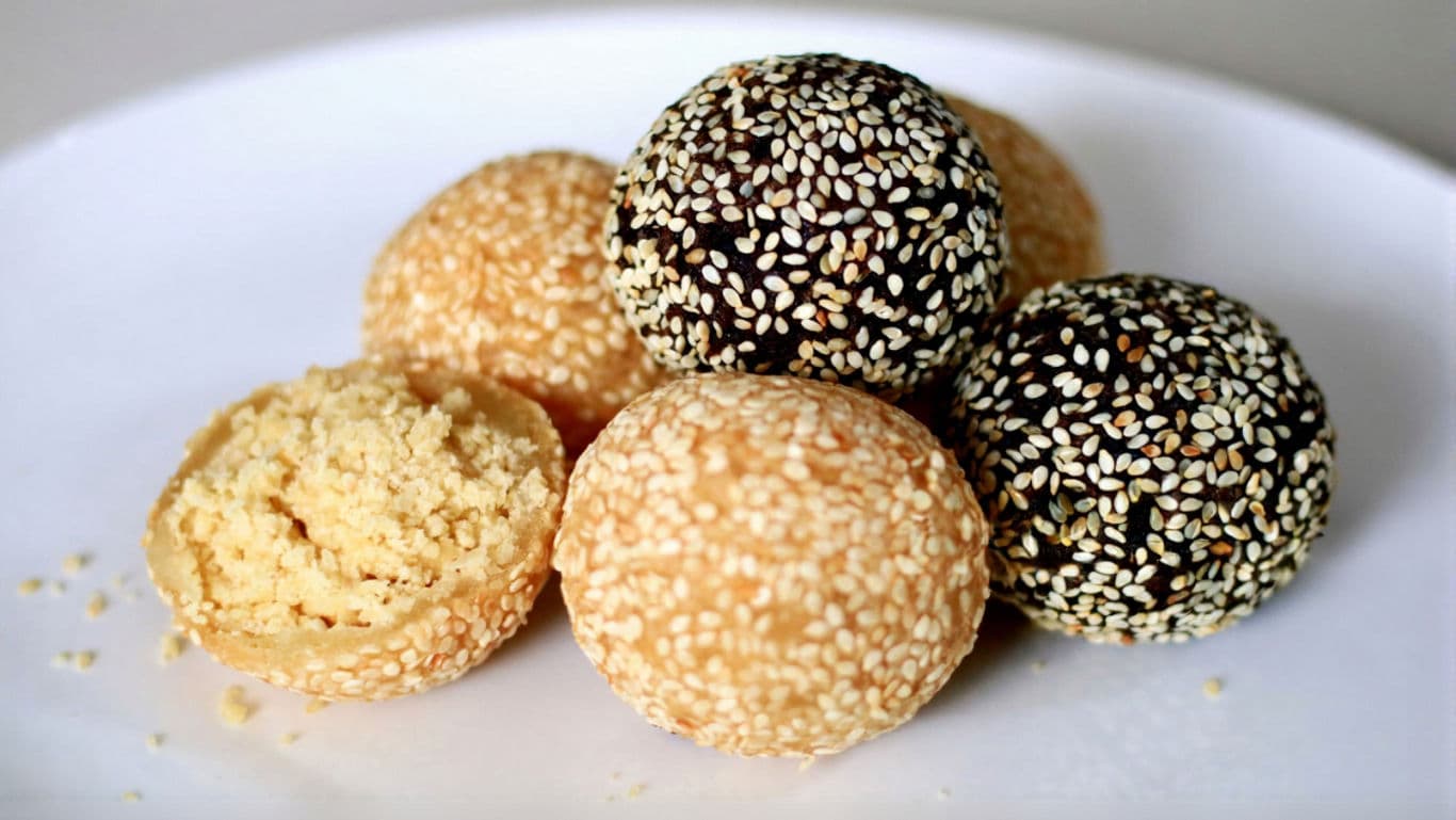Sesame and Jaggery ladoos