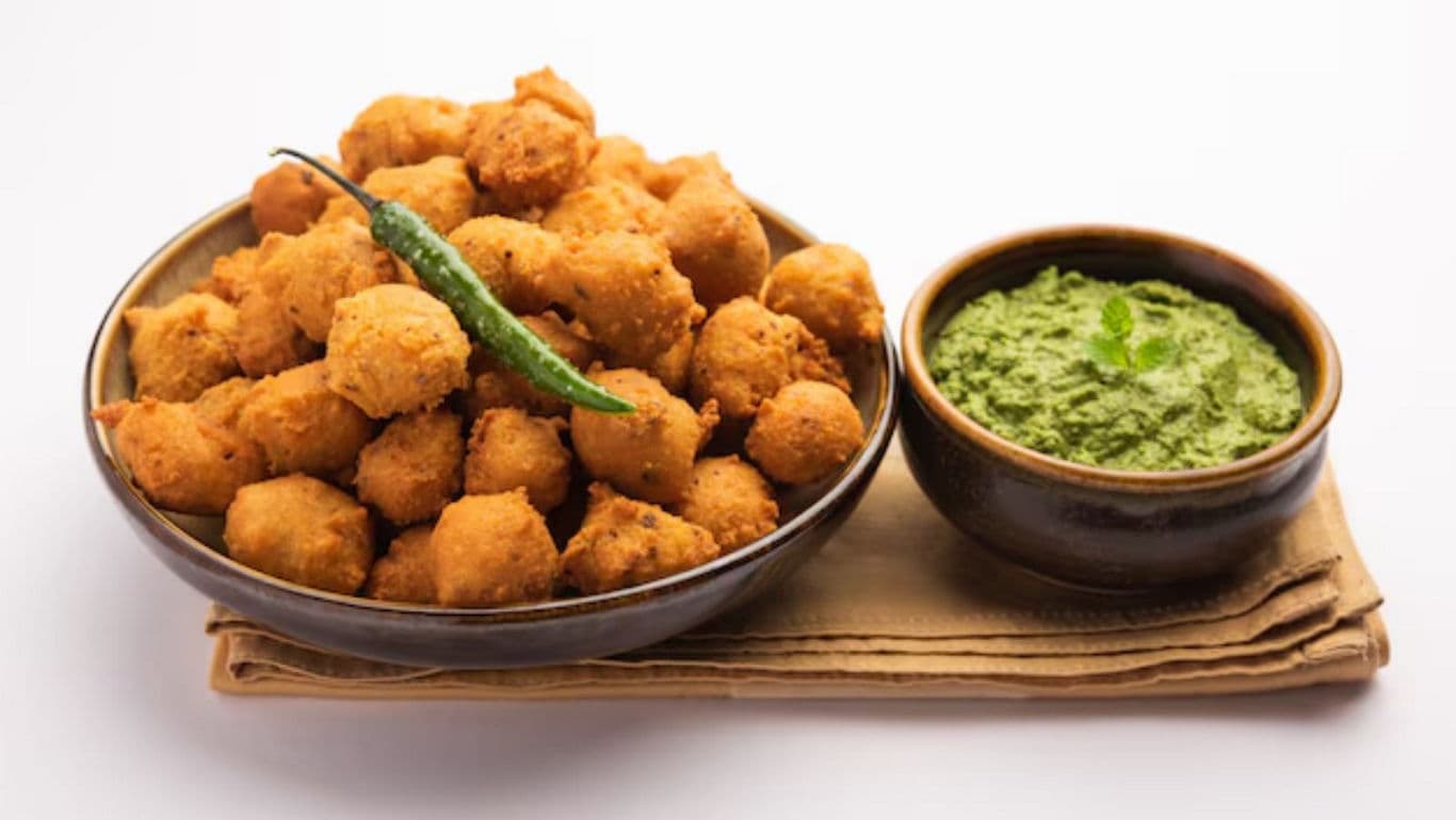 Crispy South Indian Dal Vadas Served With Fresh Coconut Chutney