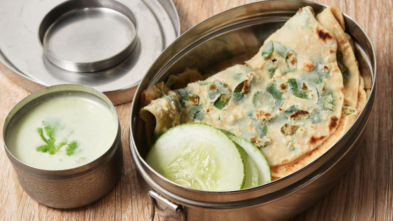 Indian flatbread with cucumber and yogurt