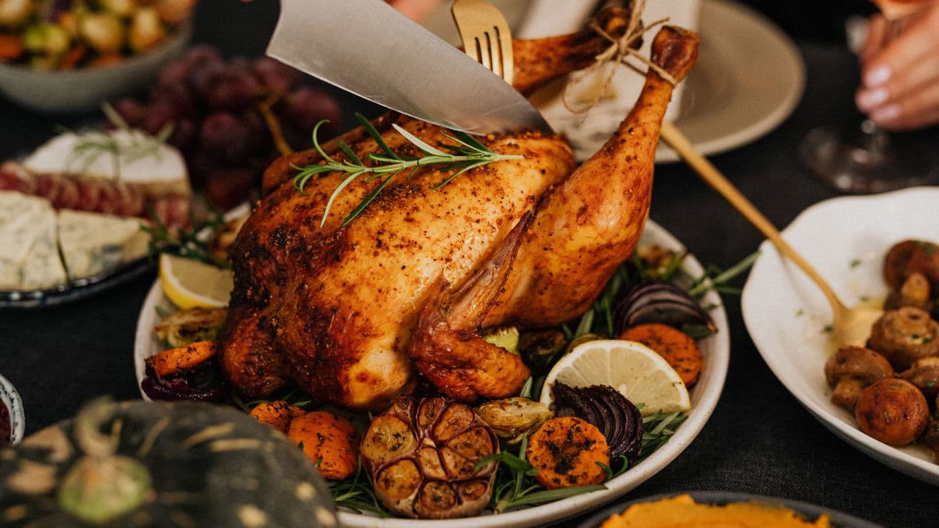 Roasted chicken with vegetables and garnishes