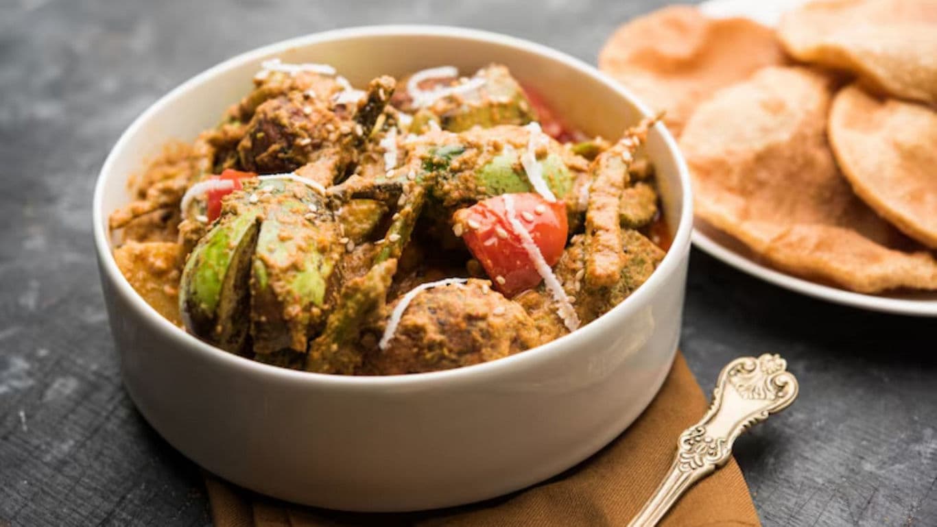 Spiced vegetable curry with fried bread