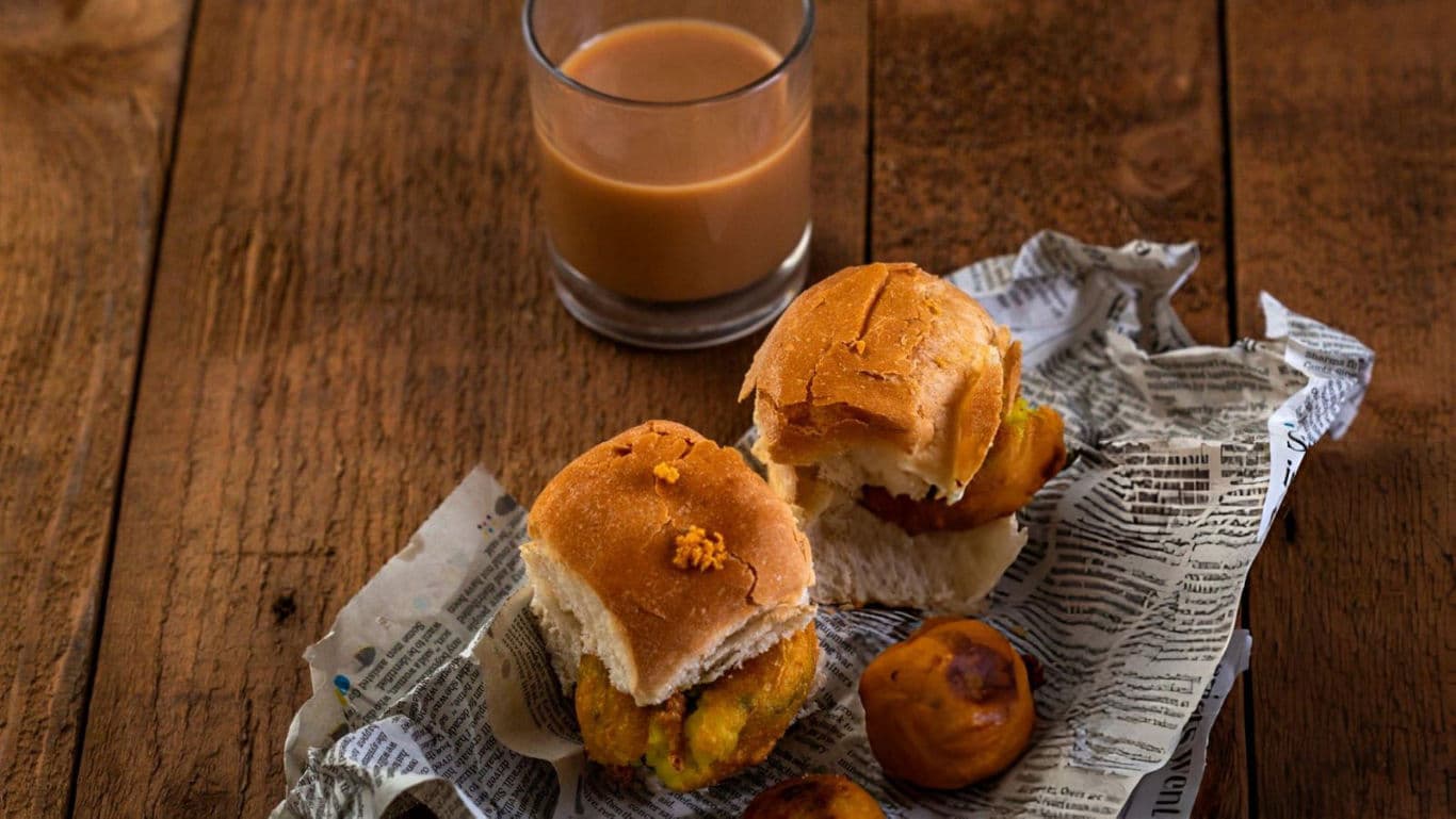Vada Pav with cutting chai