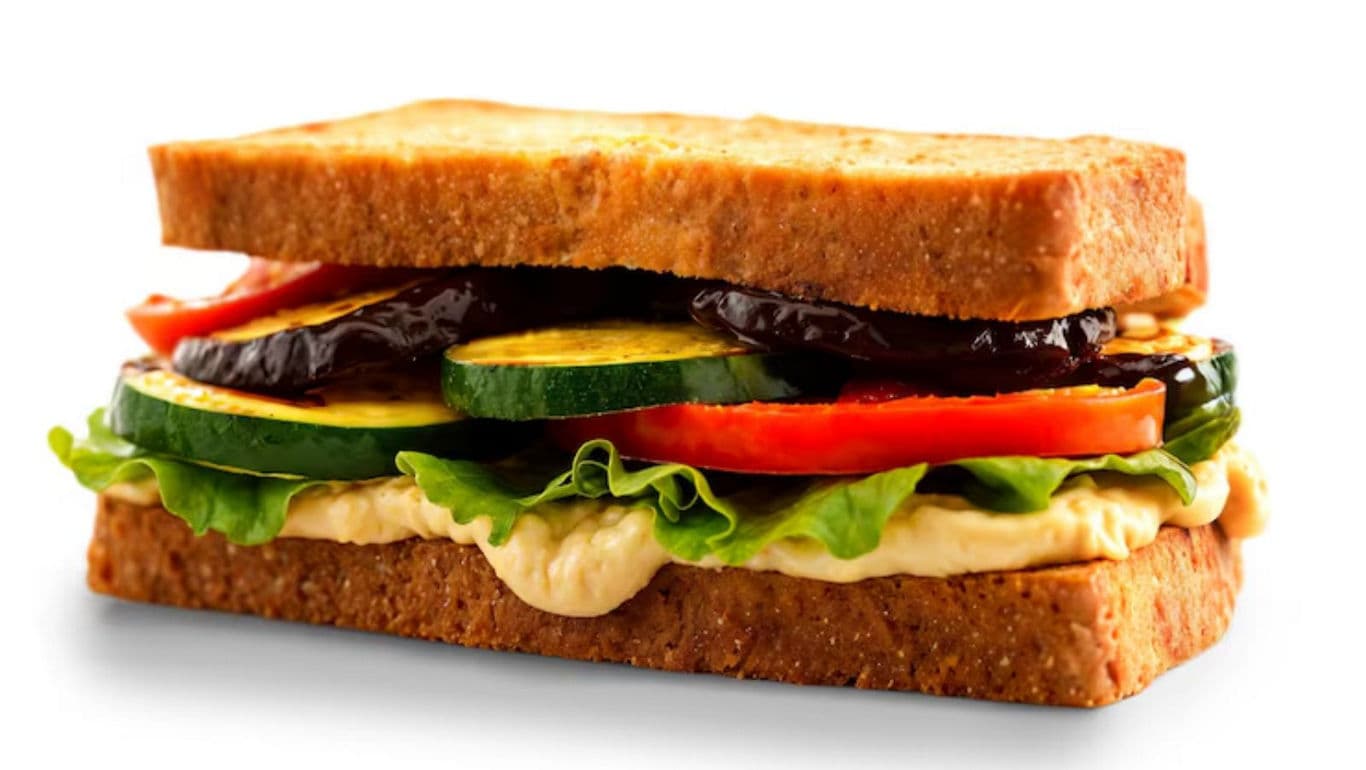 Fresh vegetable sandwich with hummus