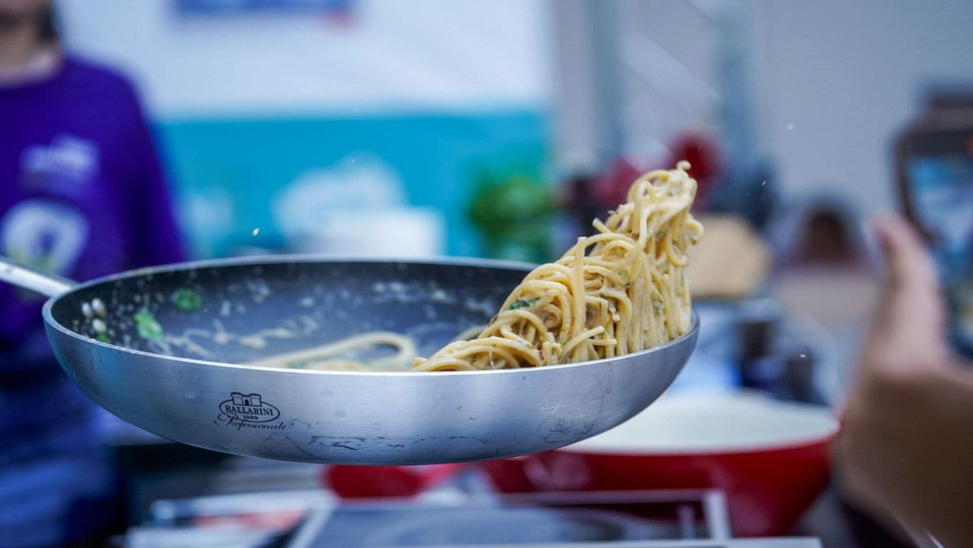 Keeping Food Hot for Hours: The Science of Bulk Serving at Home