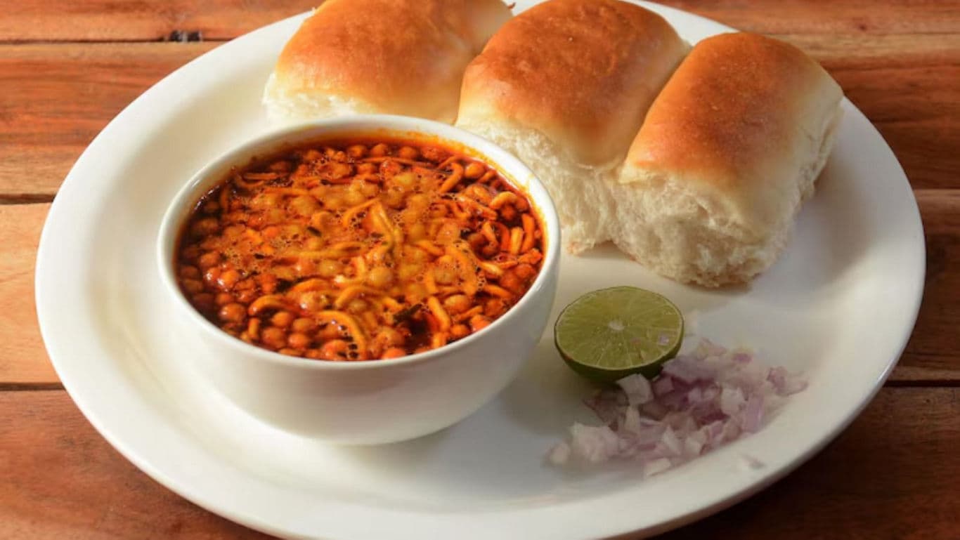 Spicy Misal Pav with Lime and Onion