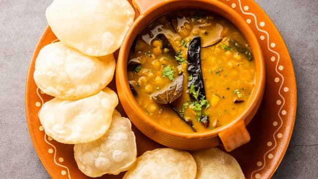 bengali-style-cholar-dal-a-festive-must-with-luchi-dont-miss-the-expert-tips-thumbnail
